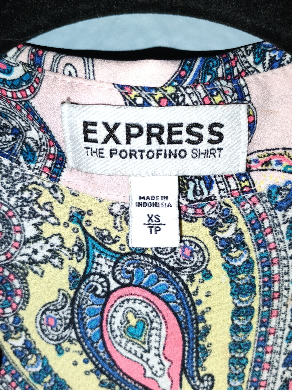 Express Paisley Button-Front Blouse in Pink and Navy - Picture 2 of 3